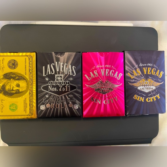Las Vegas Playing Cards - Picture 1 of 5